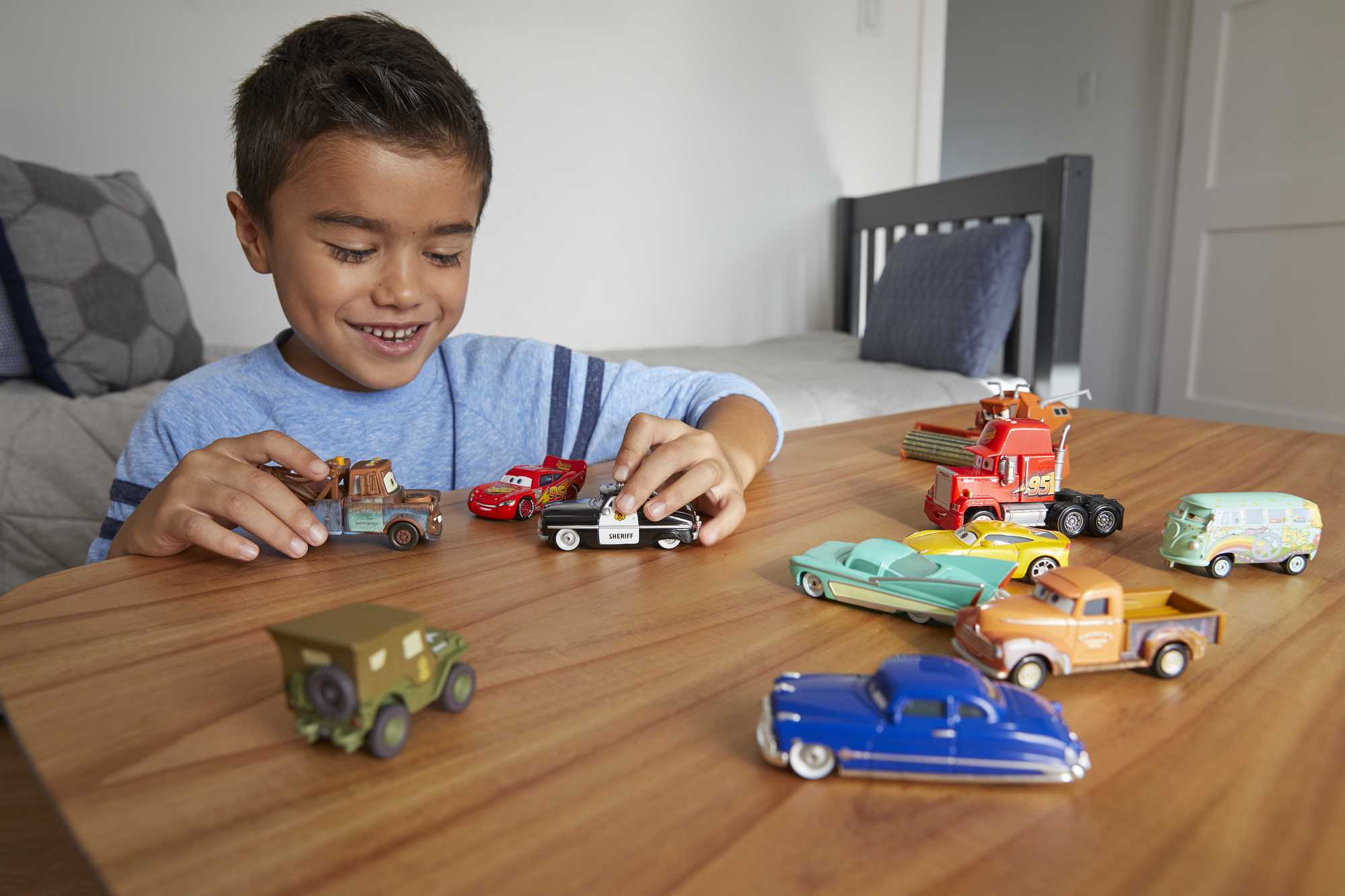 Cars de Disney y Pixar Diecast Vehículo de Juguete Jackson Storm