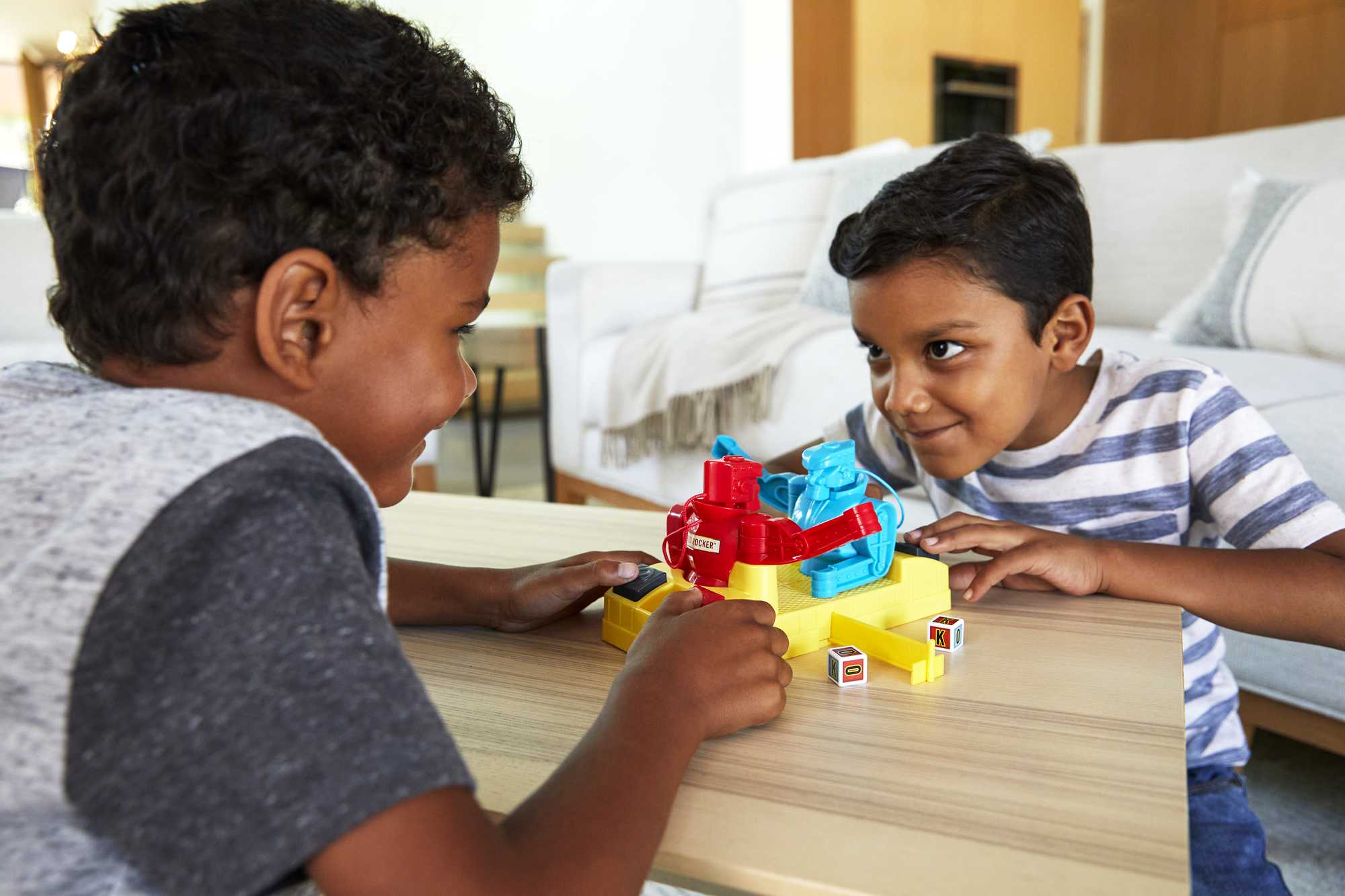Rock ’Em Sock ’Em Robots Frapper Ou Bloquer